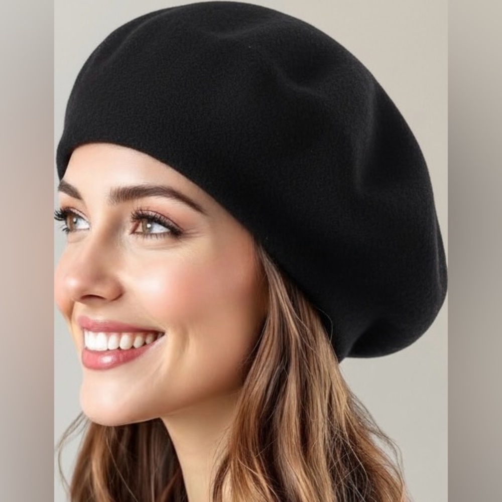 Elegant Black Beret for Women lined